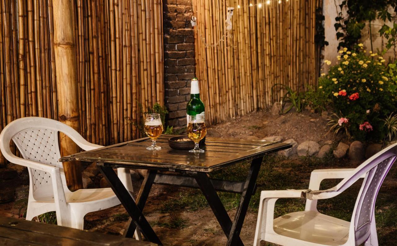 Hostal Namaste Salta Extérieur photo